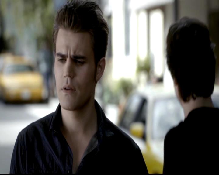 VampireDiariesWorld-dot-org_4x08WellAlwaysHaveBourbonStreet1972.jpg