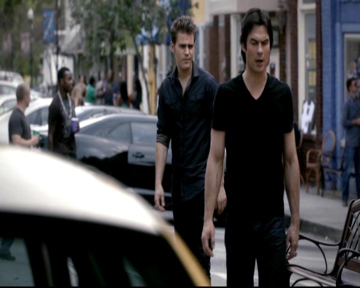 VampireDiariesWorld-dot-org_4x08WellAlwaysHaveBourbonStreet1976.jpg