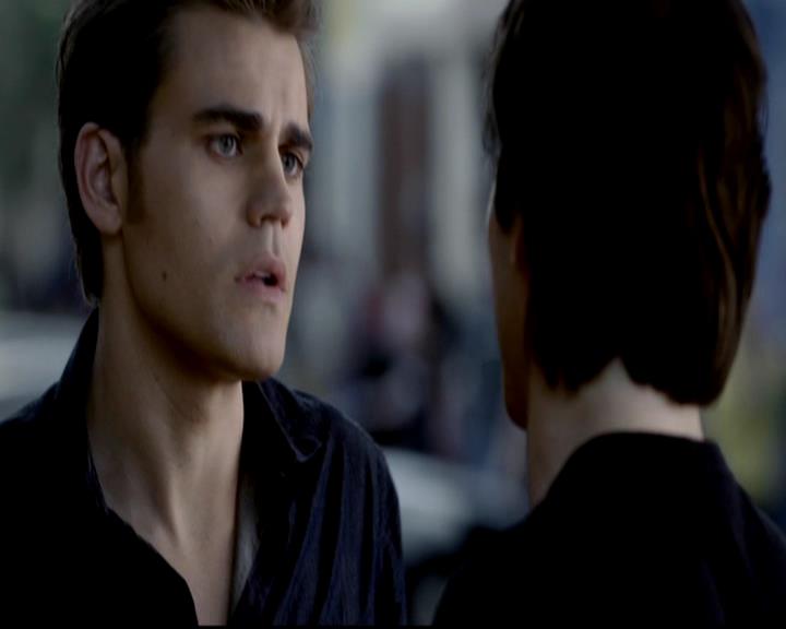 VampireDiariesWorld-dot-org_4x08WellAlwaysHaveBourbonStreet1983.jpg