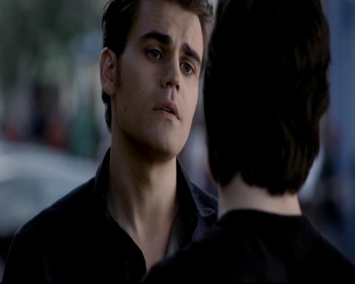 VampireDiariesWorld-dot-org_4x08WellAlwaysHaveBourbonStreet1987.jpg