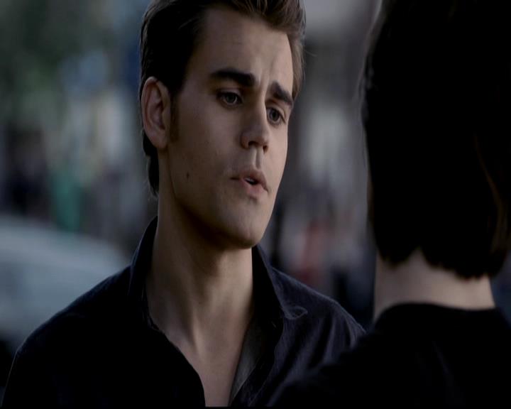 VampireDiariesWorld-dot-org_4x08WellAlwaysHaveBourbonStreet1989.jpg