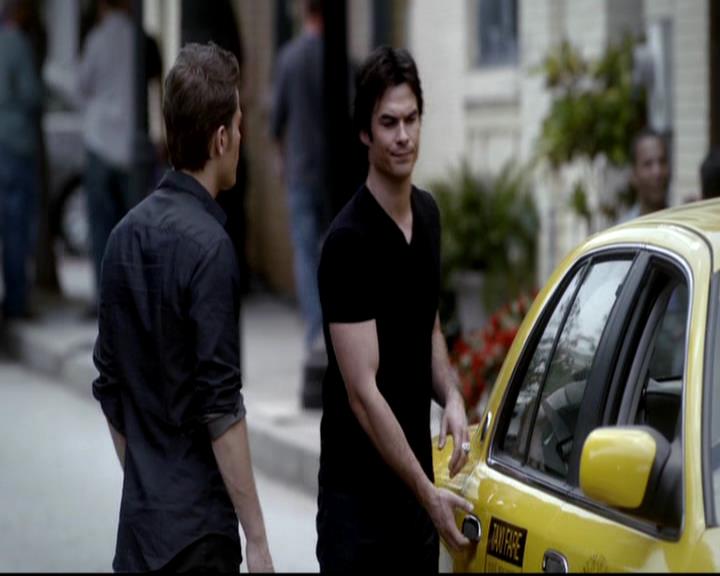 VampireDiariesWorld-dot-org_4x08WellAlwaysHaveBourbonStreet1995.jpg