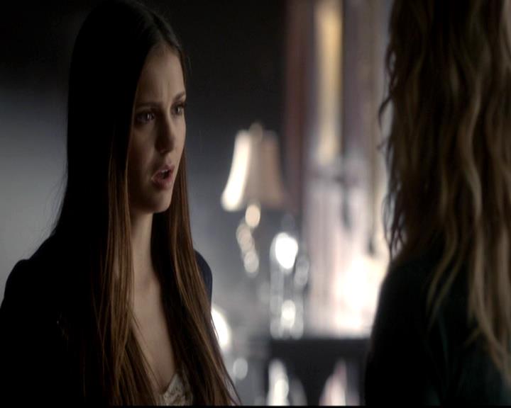 VampireDiariesWorld-dot-org_4x08WellAlwaysHaveBourbonStreet2040.jpg