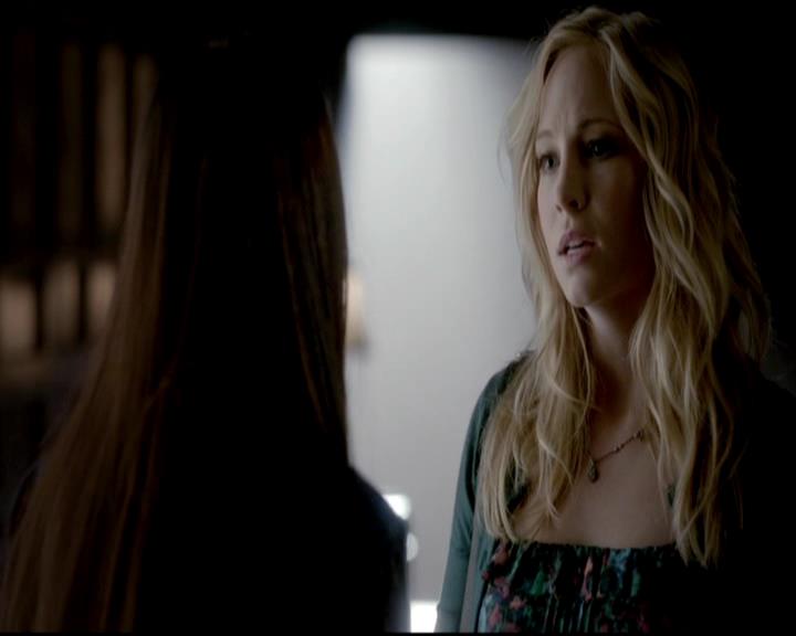 VampireDiariesWorld-dot-org_4x08WellAlwaysHaveBourbonStreet2041.jpg