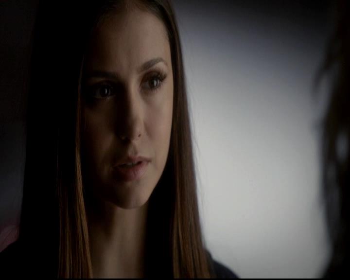 VampireDiariesWorld-dot-org_4x08WellAlwaysHaveBourbonStreet2044.jpg