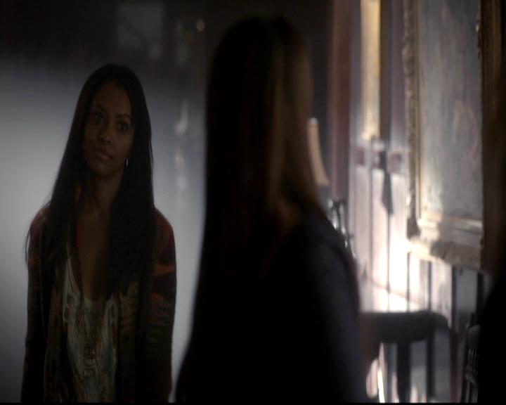 VampireDiariesWorld-dot-org_4x08WellAlwaysHaveBourbonStreet2050.jpg