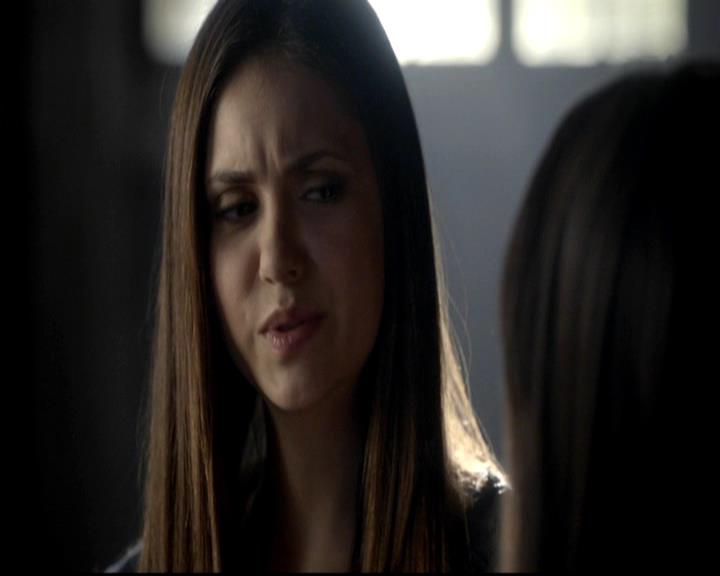 VampireDiariesWorld-dot-org_4x08WellAlwaysHaveBourbonStreet2059.jpg