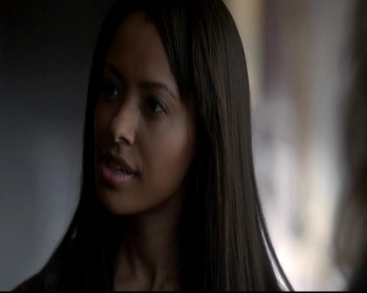 VampireDiariesWorld-dot-org_4x08WellAlwaysHaveBourbonStreet2060.jpg