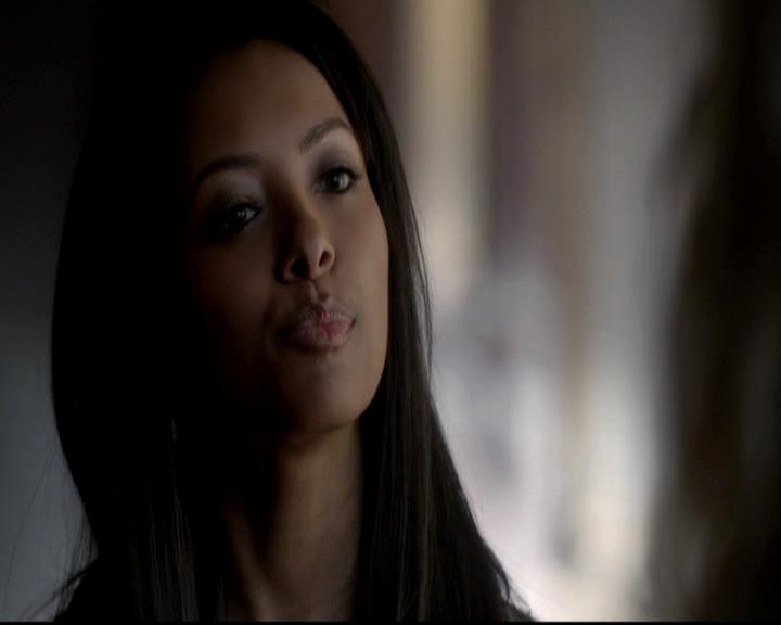 VampireDiariesWorld-dot-org_4x08WellAlwaysHaveBourbonStreet2065.jpg