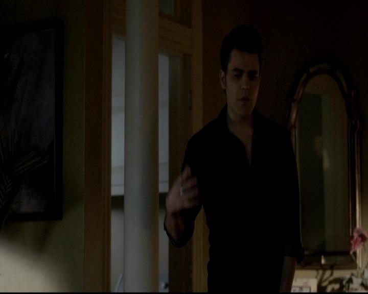 VampireDiariesWorld-dot-org_4x08WellAlwaysHaveBourbonStreet2113.jpg