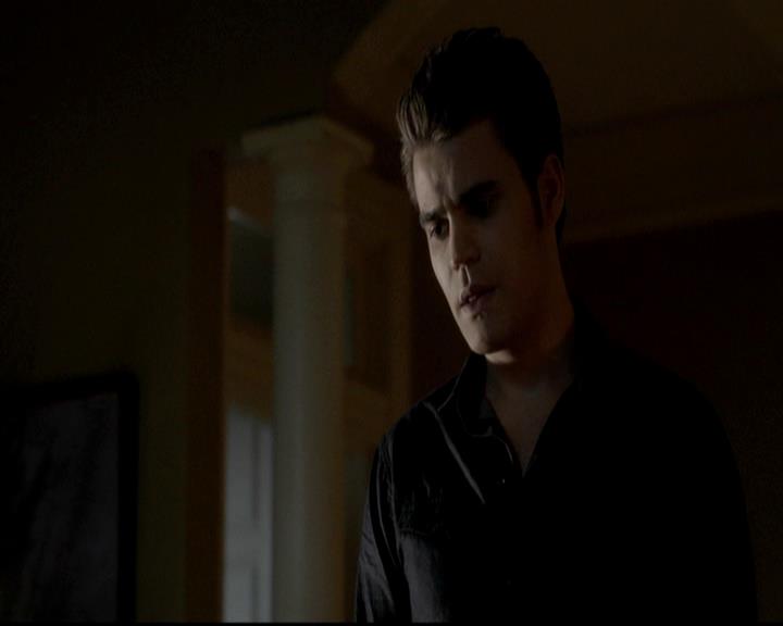 VampireDiariesWorld-dot-org_4x08WellAlwaysHaveBourbonStreet2121.jpg