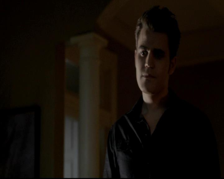 VampireDiariesWorld-dot-org_4x08WellAlwaysHaveBourbonStreet2127.jpg