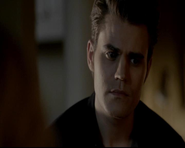 VampireDiariesWorld-dot-org_4x08WellAlwaysHaveBourbonStreet2140.jpg