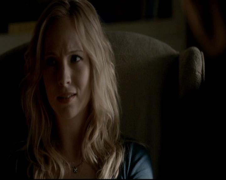 VampireDiariesWorld-dot-org_4x08WellAlwaysHaveBourbonStreet2143.jpg