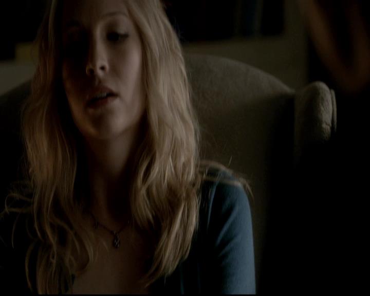 VampireDiariesWorld-dot-org_4x08WellAlwaysHaveBourbonStreet2145.jpg