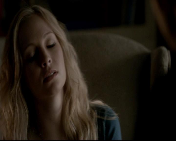 VampireDiariesWorld-dot-org_4x08WellAlwaysHaveBourbonStreet2146.jpg