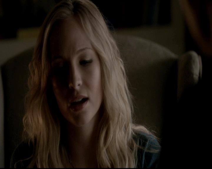 VampireDiariesWorld-dot-org_4x08WellAlwaysHaveBourbonStreet2147.jpg