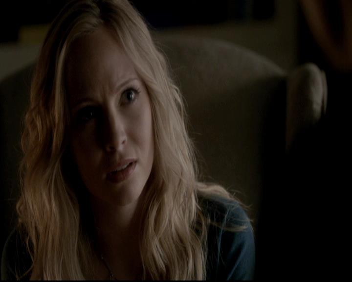 VampireDiariesWorld-dot-org_4x08WellAlwaysHaveBourbonStreet2150.jpg