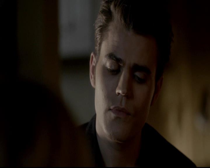 VampireDiariesWorld-dot-org_4x08WellAlwaysHaveBourbonStreet2151.jpg