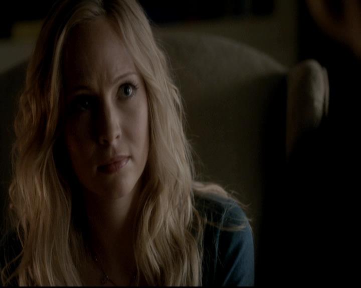 VampireDiariesWorld-dot-org_4x08WellAlwaysHaveBourbonStreet2160.jpg