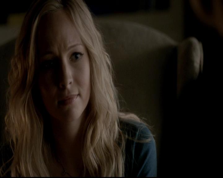 VampireDiariesWorld-dot-org_4x08WellAlwaysHaveBourbonStreet2162.jpg