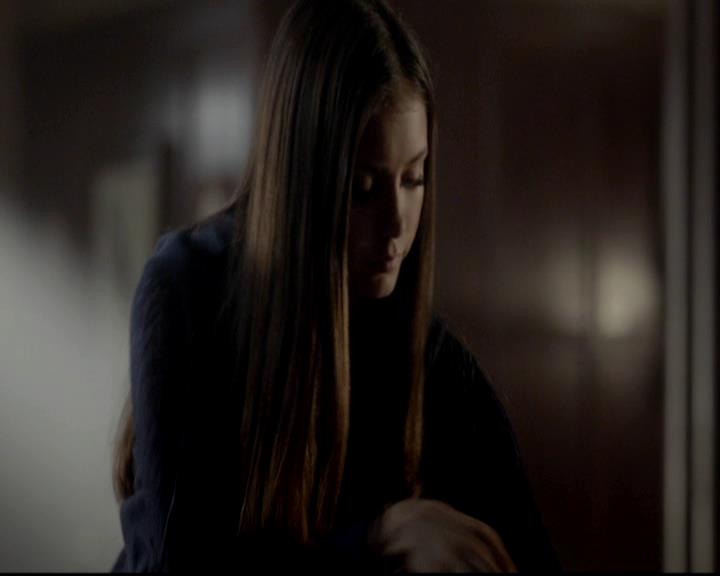 VampireDiariesWorld-dot-org_4x08WellAlwaysHaveBourbonStreet2165.jpg