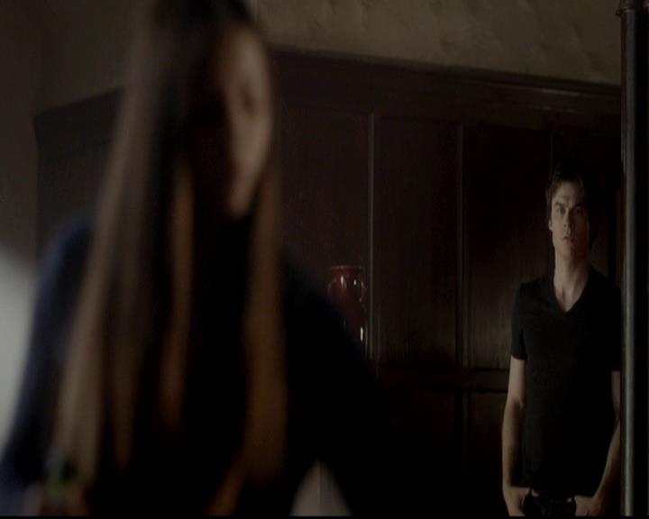 VampireDiariesWorld-dot-org_4x08WellAlwaysHaveBourbonStreet2170.jpg