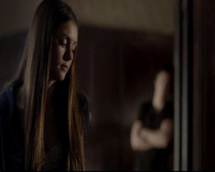 VampireDiariesWorld-dot-org_4x08WellAlwaysHaveBourbonStreet2173.jpg