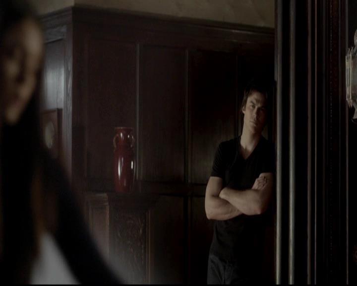 VampireDiariesWorld-dot-org_4x08WellAlwaysHaveBourbonStreet2177.jpg