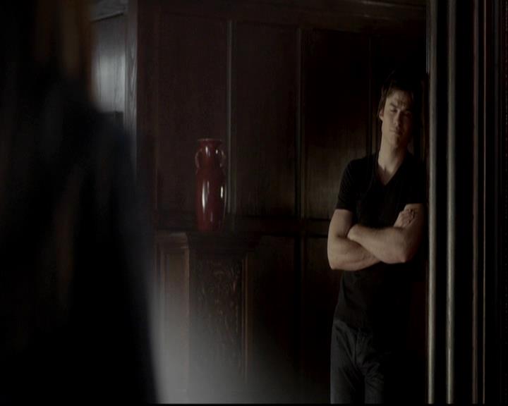 VampireDiariesWorld-dot-org_4x08WellAlwaysHaveBourbonStreet2181.jpg