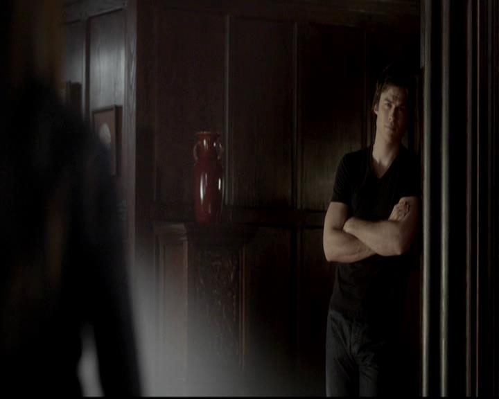 VampireDiariesWorld-dot-org_4x08WellAlwaysHaveBourbonStreet2182.jpg