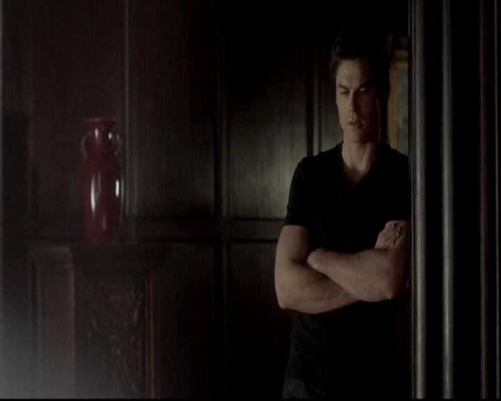 VampireDiariesWorld-dot-org_4x08WellAlwaysHaveBourbonStreet2186.jpg