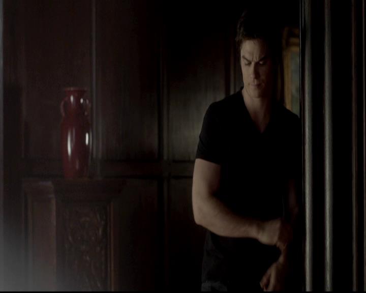 VampireDiariesWorld-dot-org_4x08WellAlwaysHaveBourbonStreet2187.jpg