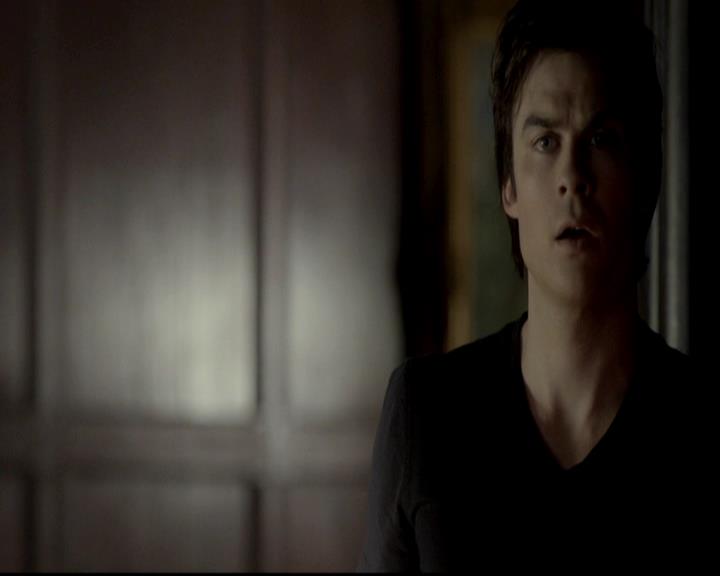 VampireDiariesWorld-dot-org_4x08WellAlwaysHaveBourbonStreet2192.jpg