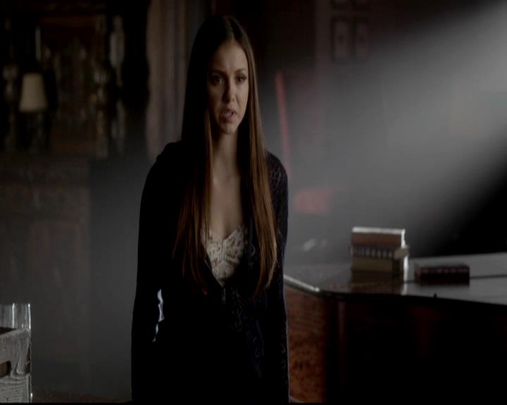 VampireDiariesWorld-dot-org_4x08WellAlwaysHaveBourbonStreet2208.jpg