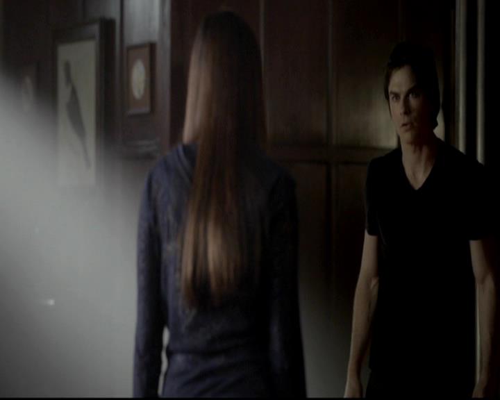 VampireDiariesWorld-dot-org_4x08WellAlwaysHaveBourbonStreet2215.jpg