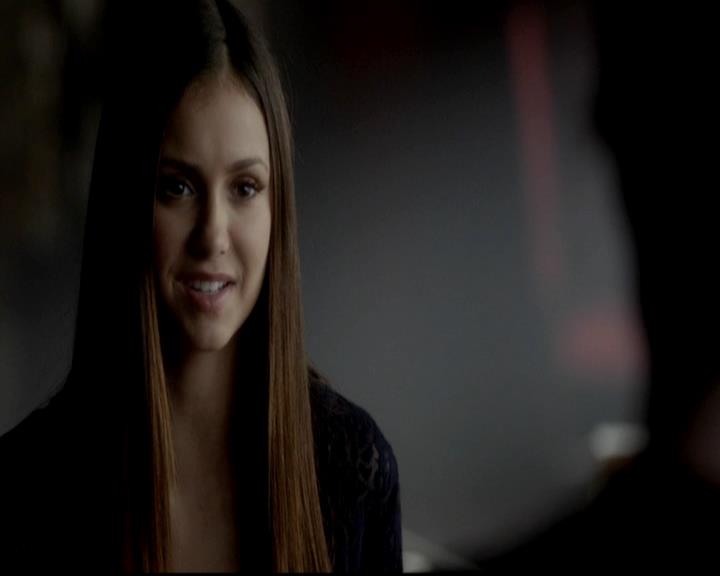 VampireDiariesWorld-dot-org_4x08WellAlwaysHaveBourbonStreet2227.jpg