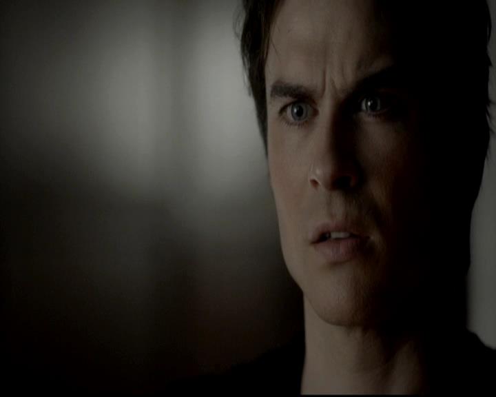 VampireDiariesWorld-dot-org_4x08WellAlwaysHaveBourbonStreet2229.jpg