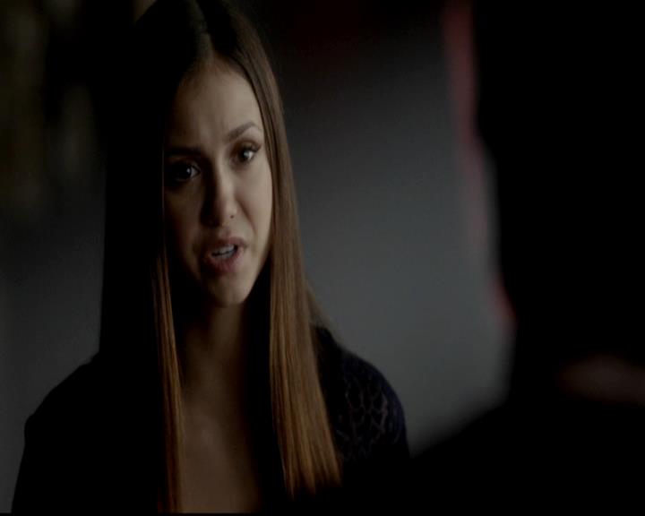 VampireDiariesWorld-dot-org_4x08WellAlwaysHaveBourbonStreet2235.jpg