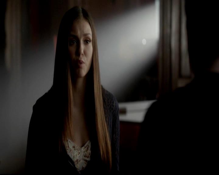 VampireDiariesWorld-dot-org_4x08WellAlwaysHaveBourbonStreet2237.jpg