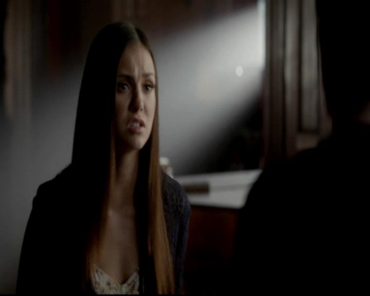 VampireDiariesWorld-dot-org_4x08WellAlwaysHaveBourbonStreet2238.jpg