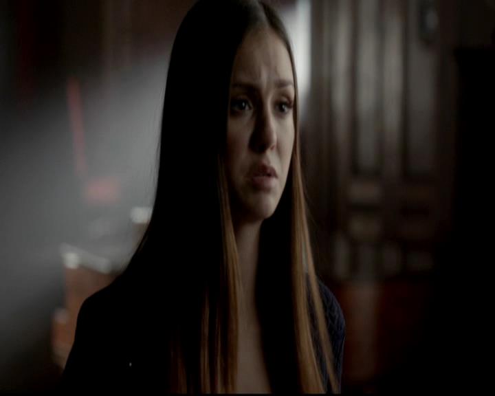 VampireDiariesWorld-dot-org_4x08WellAlwaysHaveBourbonStreet2239.jpg