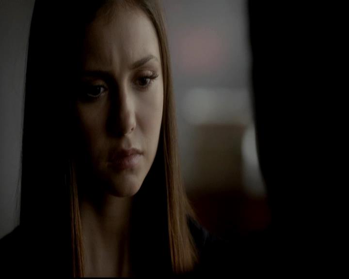 VampireDiariesWorld-dot-org_4x08WellAlwaysHaveBourbonStreet2246.jpg