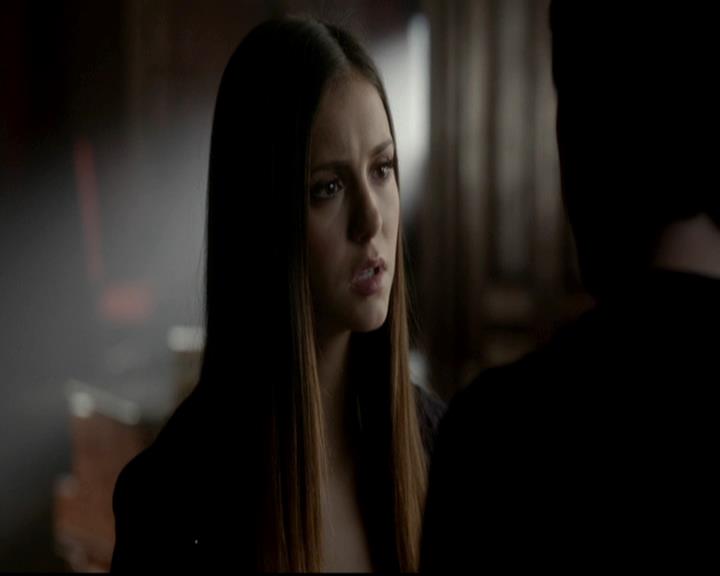 VampireDiariesWorld-dot-org_4x08WellAlwaysHaveBourbonStreet2261.jpg