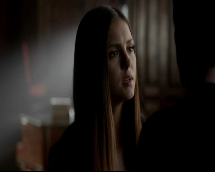 VampireDiariesWorld-dot-org_4x08WellAlwaysHaveBourbonStreet2262.jpg