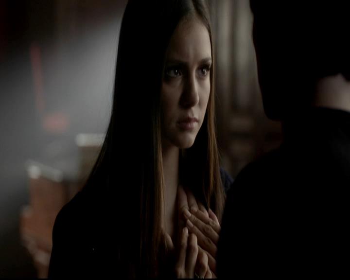 VampireDiariesWorld-dot-org_4x08WellAlwaysHaveBourbonStreet2266.jpg