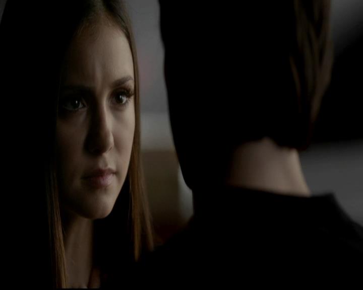 VampireDiariesWorld-dot-org_4x08WellAlwaysHaveBourbonStreet2269.jpg