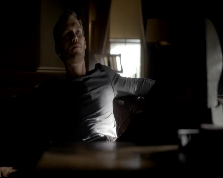 VampireDiariesWorld-dot-org_4x09OComeAllYeFaithful0221.jpg