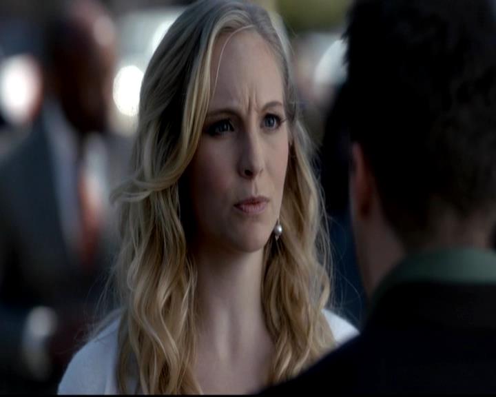 VampireDiariesWorld-dot-org_4x09OComeAllYeFaithful0280.jpg