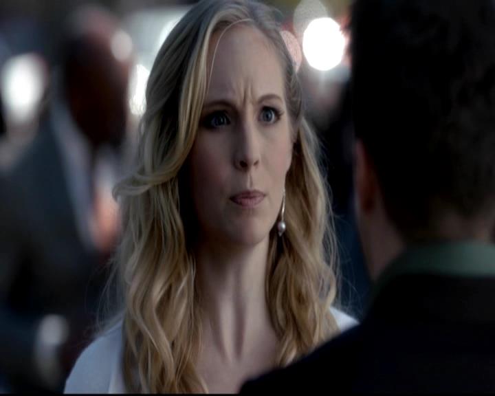 VampireDiariesWorld-dot-org_4x09OComeAllYeFaithful0281.jpg